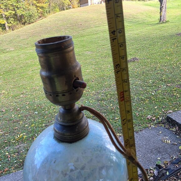 Victorian Oil Lamp Blue Diamond Font Non Working Electric - Picture 6 of 7